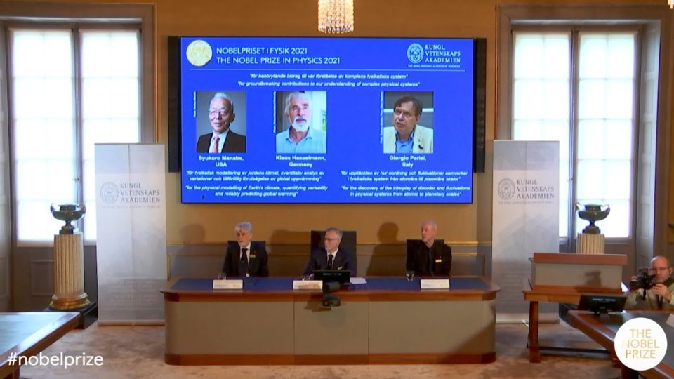 Церемония объявления лауреатов Нобелевской премии 2021. Скриншот: nobelprize.org